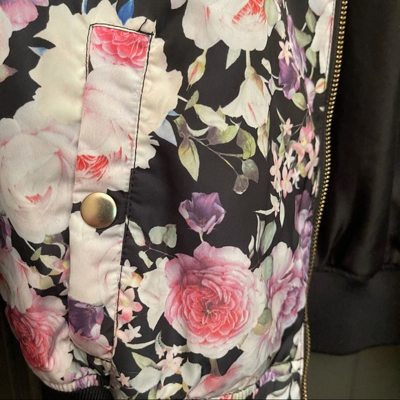 🎉HP🎉 Forever 21 floral bomber jacket - Picture 4 of 12